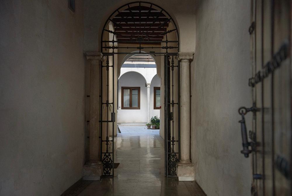 Casa Palacio Bustos Tavera Sevilha Exterior foto